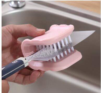 U-Shaped Knife & Cutlery Cleaner Brush - Safe Kitchen Cleaning Tool